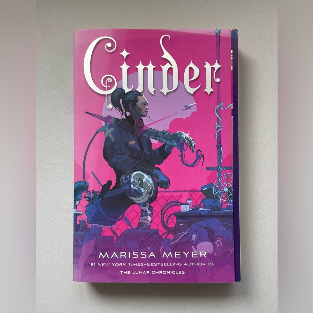 Cinder by Marissa Meyer